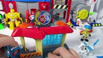 Transformers Rescue Bots Griffin Rock Garage With Kade and Fireplug Dog Playskool Heroes 4