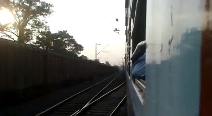WAP-4 Parallel Action with WAG-7 departing Asansol Junction