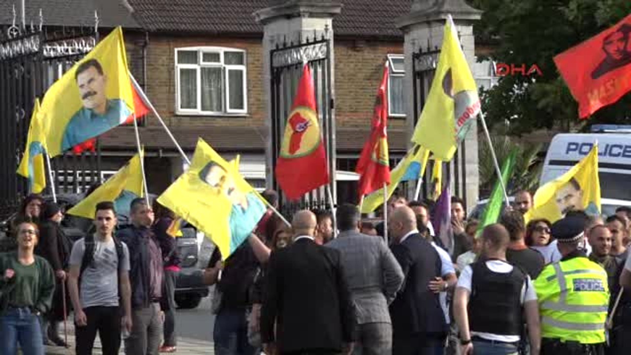 Londra'da, PKK Yandaşları, Türkler'e Saldırdı
