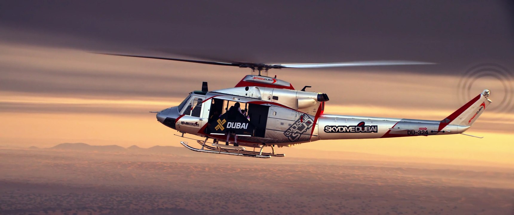 Jetman Aerobatic Formation Flight in Dubai