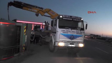 Konya Üzerine Süt Tankeri Devrilen Genç Öldü