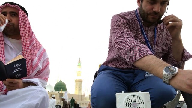 Medinede Tüm Yasin-i Serif tilaveti. Metin Demirtaş & Ömer Sarıgül. Umre 2017. Medine'de Yeşil Kubbe önünde Yâsin suresi. Surah Yâsîn mp3. Müthis kiraat yok böyle bir ses. Dünyanin güzel sesli hafizlarindan Kuran tilaveti. Kabe imami Mahir Yasin suresi.