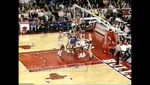Michael Jordan Karate Kicks Chris Mullin Are You OK? (Warriors @ Bulls, 1991)