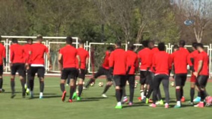 Mesut Bakkal: "İnşallah Alanya Maçını Kazanıp Kalan Maçlara Daha Rahat Çıkarız"