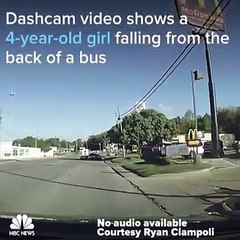 Ce minibus scolaire sème les enfants sur la route... Dingue