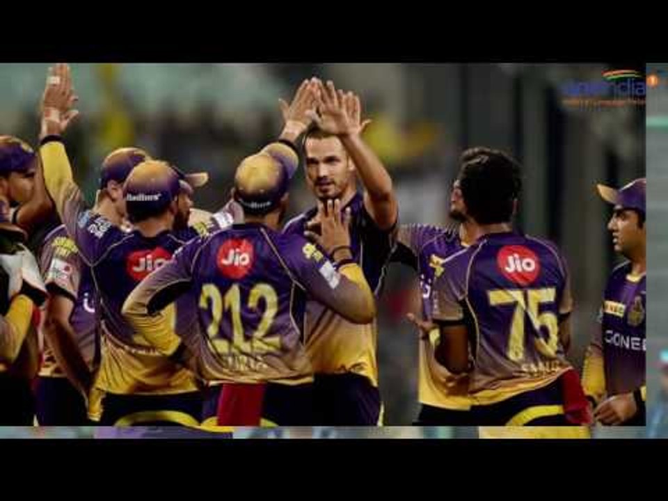 IPL 10 : Steve Smith hits 50, helps Pune reach 180 plus score | Oneindia News