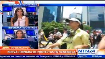 Represión de la Guardia Nacional Bolivariana a manifestantes que intentan llegar a la Defensoría del Pueblo en Venezuela