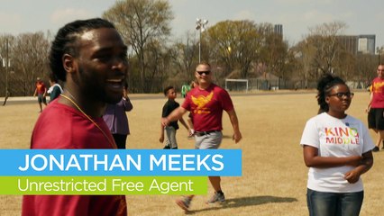 NFL Safety Michael Thomas Follows Lifelong Commitment to Give Back and Create Change | Points of Light