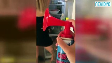 Genç kızların eşek şakaları