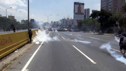 URGENTE: Nuevos choques entre policía y opositores venezolanos