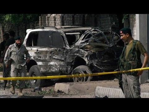 Turkey police headquarters hit by car bomb, 5 dead & 39 injured