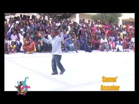 Un enfant de mois de 10 ans danse dans un sabar - Sama time - 16 juin 2012