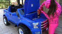 HULK PUSH PINK SPIDERGIRL INTO POOL w_ Freaky Joker Kids Driving Car Video Toys In Real life-cnblLUP