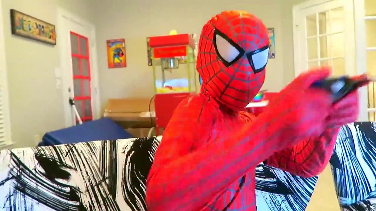 BIG ANNOUNCEMENT - Spiderman, Frozen Elsa, Joker, Pink Spidergirl-z2o