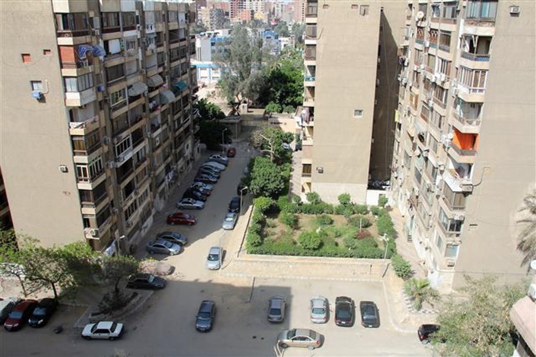 شقة 135 متر بابراج الشرطة بجسر السويس الرئيسى