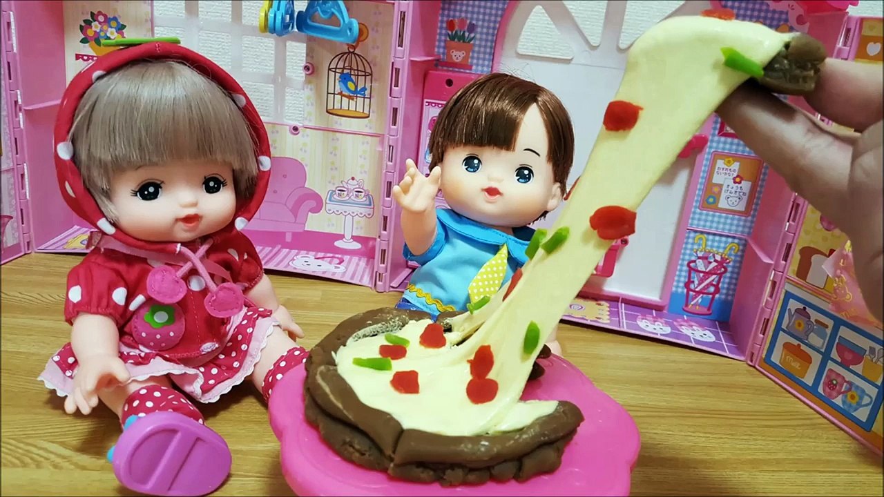 メルちゃん スライムピザ作ったよ！あおくんが食べてくれたよ！ ❤ おままごと お世話 ごっこ...