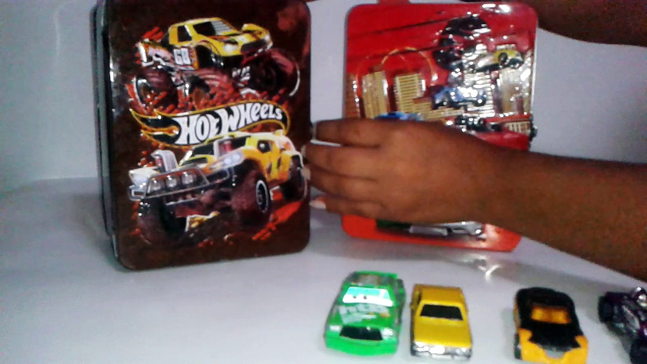 HOT WHEELS loncheras cocheras de autos