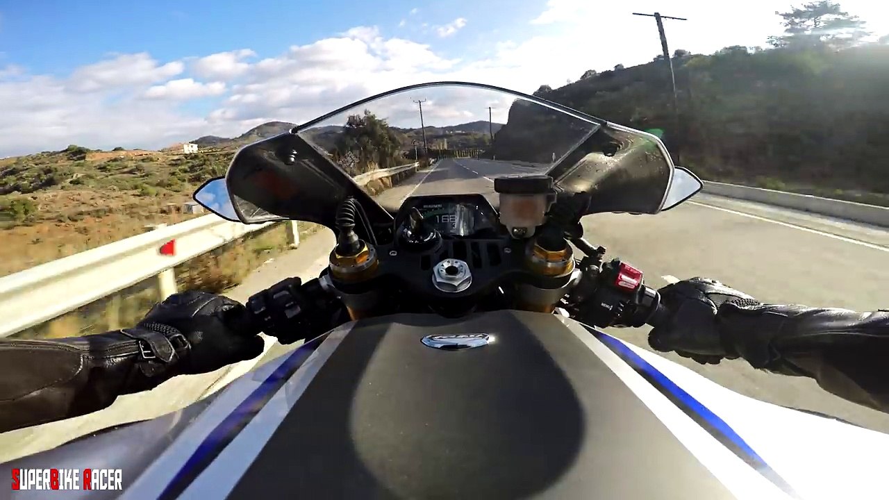 Yamaha R1 and Kawasaki Ninja Motorcycle Street Fight Riding-EXEqYuuSRxI