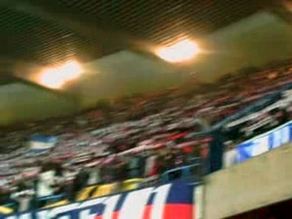 PSG minute de silence pour Heinze