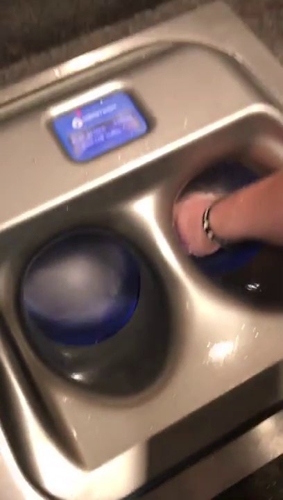 Voici un lavabo tornade pour se laver les mains... A tester!!!!