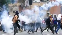 Caracas - scontri durante proteste contro il governo: 28 morti