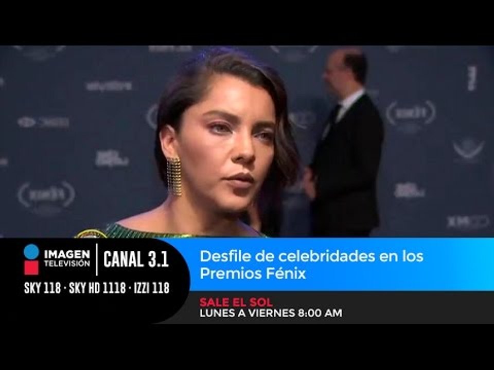 Desfile de celebridades en los Premios Fénix