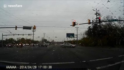 Nasty, sudden car crash on crossroads