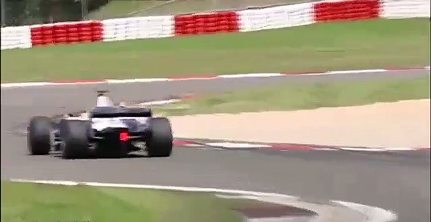 F1 Car vs Bike BMW Sauber F1 vs BMW S 1000 RR