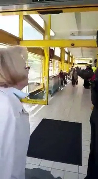 Une dame raciste vigile