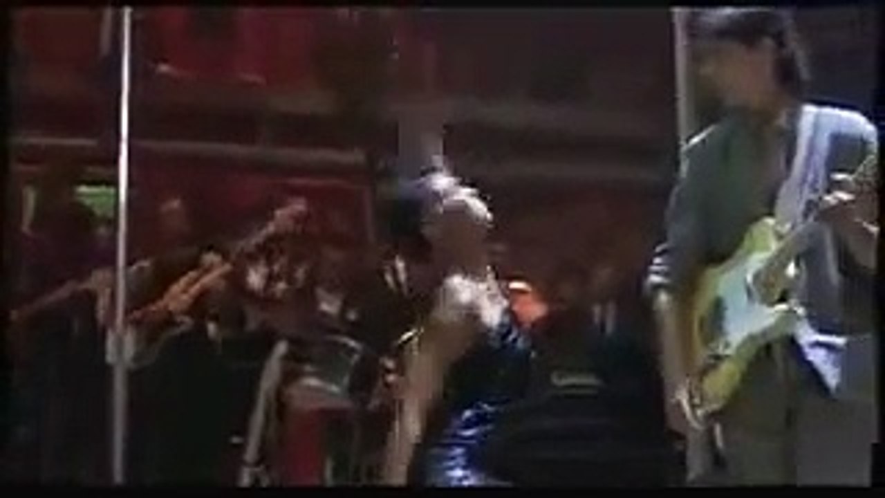 Steve Vai & Ry Cooder - Crossroad Blues Duel (1986) Full Version (sort of)...