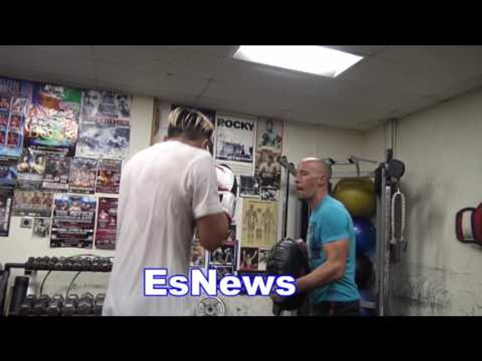 jessie martinez power shots with weights in his gloves EsNews Boxing