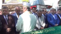 Bursa Inegöl Belediye Başkanı Aktaş, Annesinin Cenaze Namazını Kıldırdı