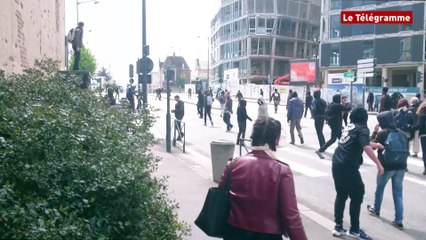 Rennes. Agressé, un policier met en joue des manifestants (Le Télégramme)
