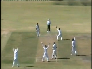Shadab Khan 9 Wickets - Video