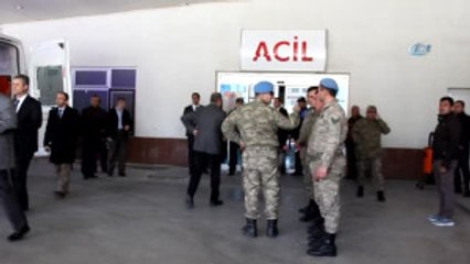 Vali Azizoğlu, Yaralı Teğmeni Hastanede Ziyaret Etti