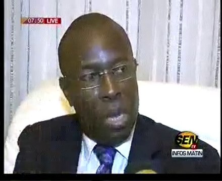 Voilà un homme qui ne mérite pas le respect des sénégalais .Je m'epargnerai de tout commentaire mais j'ai refusé de regarder la télé hier.