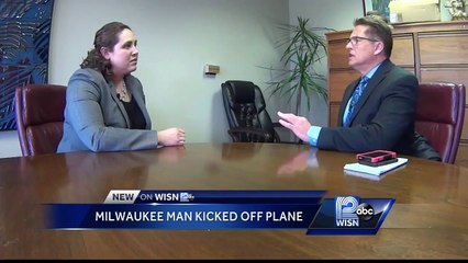 Bajan a este hombre de lavion por utilizar el baño nuevo escandalo