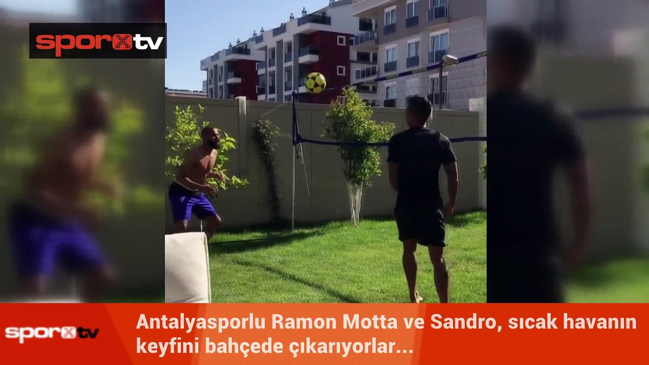 Motta ve Sandro eğleniyor