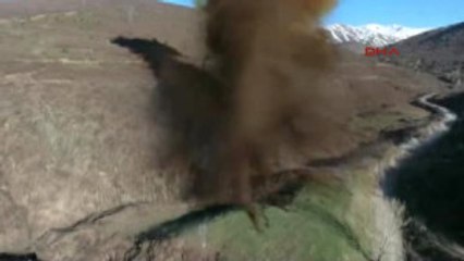 Bitlis'te PKK'ya Ait 2 Ton Patlayıcı Imha Edildi