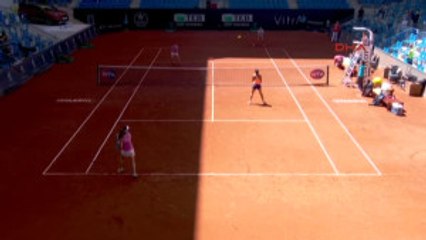 Ipek ve Çağla'dan Işitme Engelli Sporculara Destek