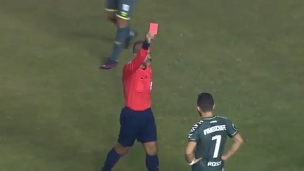 Chapecoense's Rossi Gets Sent Off For Putting His Finger In Opponent's Behind!