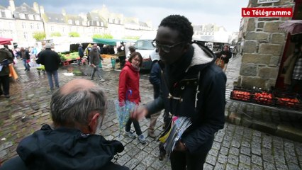 Présidentielle. Tractage au marché de Dinan