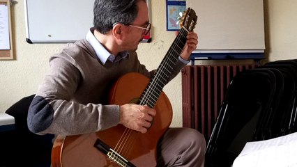 A la rencontre de Norbert, malentendant… et professeur de guitare