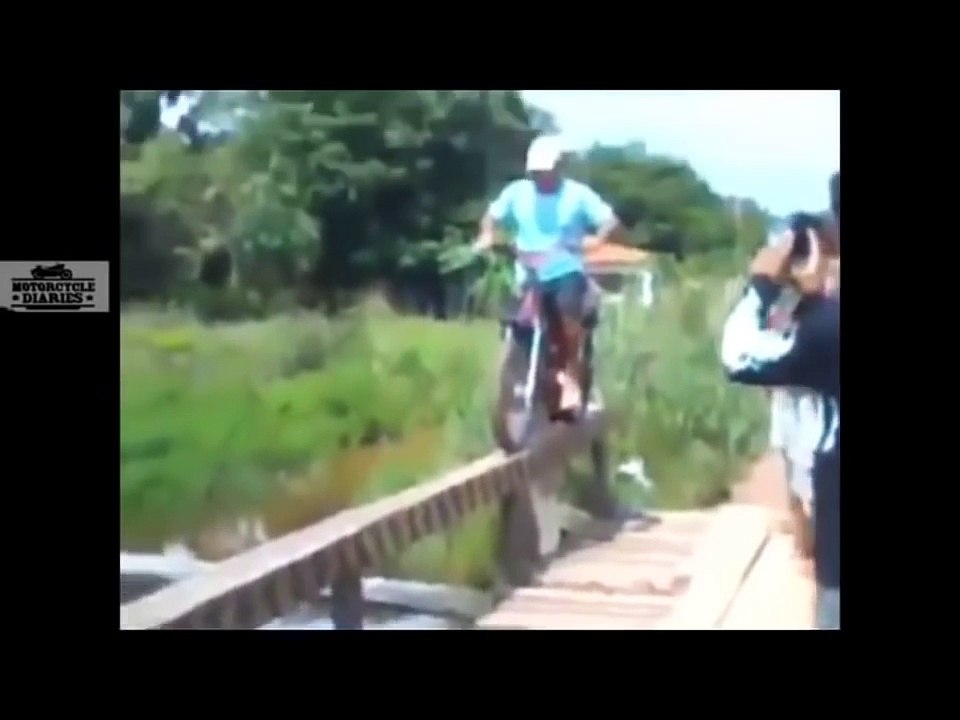Motorbike Crash & Fail & Win Compilation 2017