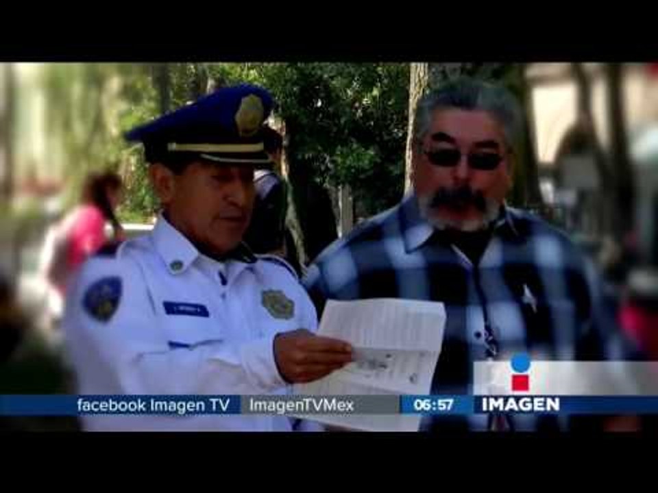 Este policía habla siete idiomas