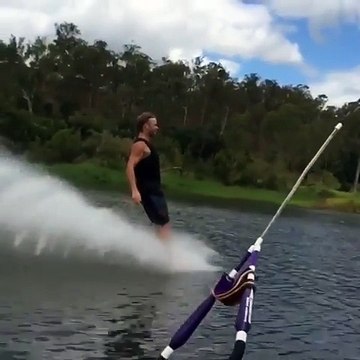 Ski nautique... Sans les skis !! SUR LES PIEDS !!