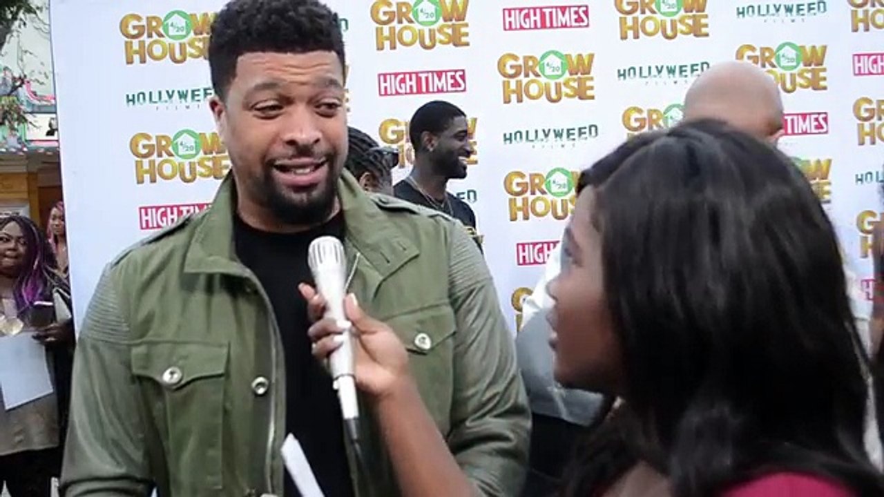 HHV Exclusive: Deray Davis plays "Black Card Revoked" with @MJThatMediaGurl on "Grow House" red carpet