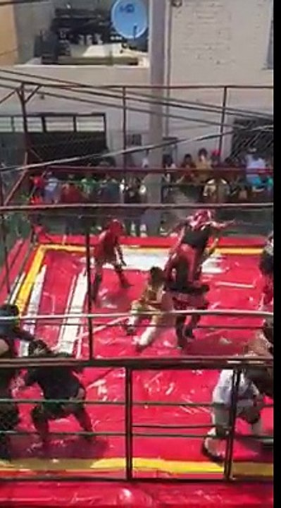 PESADILLA PIERDE SU MASCARA Y NI ESTUVO AHI