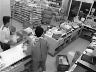 阪神淡路大震災｜コンビニの防犯カメラがとらえた地震発生時の瞬間（20秒）