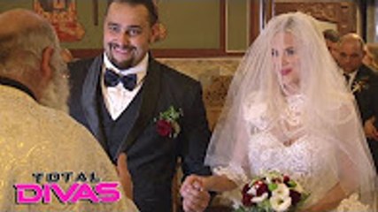 Video herunterladen: Rusev and Lana are married on the beach in Malibu_ Total Divas, Jan. 25, 2017